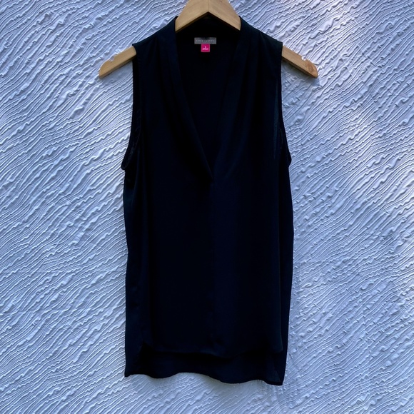 Vince Camuto Black Sleeveless V-Neck Top - Women's Small - Picture 4 of 6